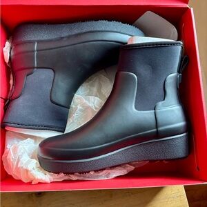 New in Box Hunter Rain Boots women’s size 5